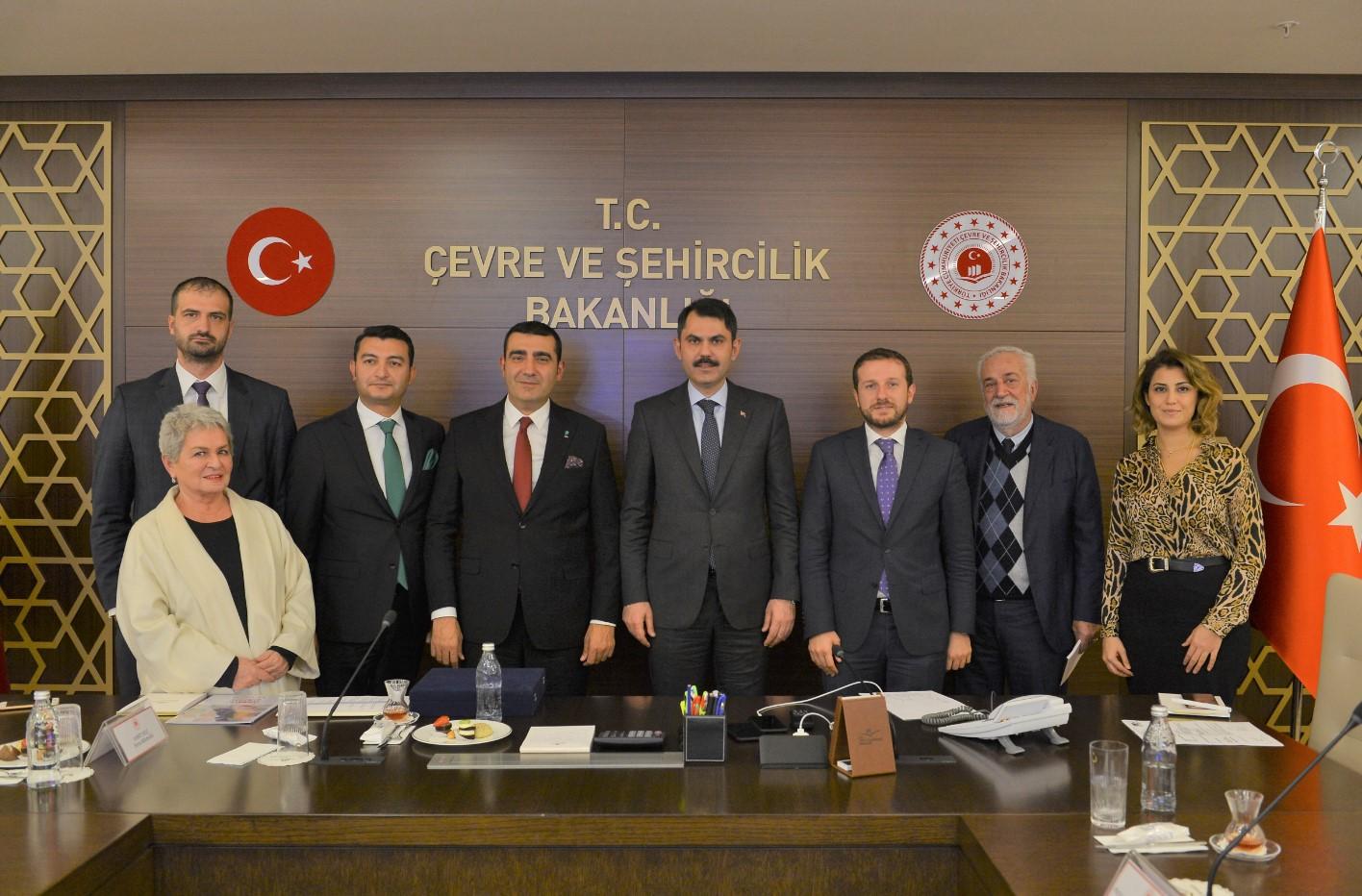 YÇEVRE VE ŞEHİRCİLİK BAKANI İLE BİR ARAYA GELEN PAGEV YETKİLİLERİ SEKTÖRÜN SESİ OLDU