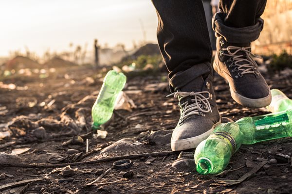 YDünyaca ünlü Timberland ayakkabı firmasının son reklamlarında , plastik geri dönüşümü ile ilgili kamuoyu farkındalığını arttırıcı ve geri dönüştürülmü