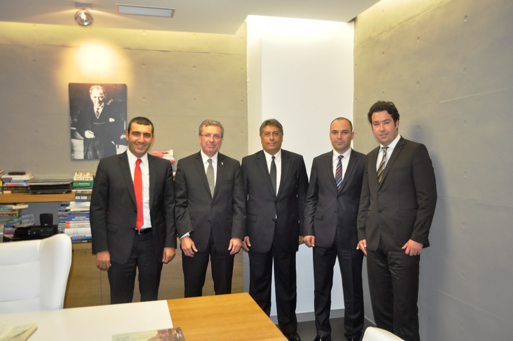 Türkiye İş Bankası Genel Müdürü Adnan Bali, SEM Plastik Yönetim Kurulu Başkanı Yavuz Eroğlu’nu ziyaret etti.